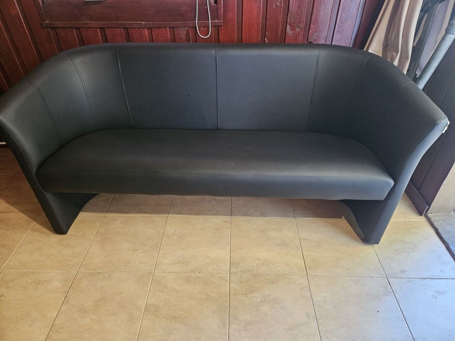 Sofa trzyosobowa czarna ekoskora