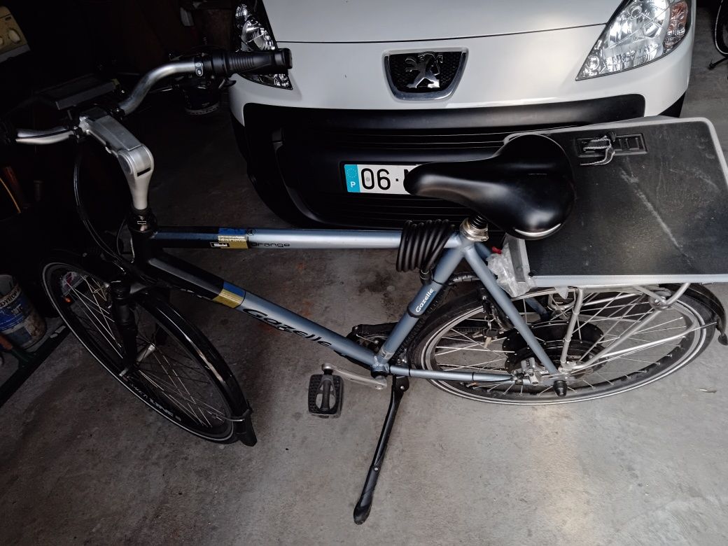 Bicicleta eléctrica marca Gazelle