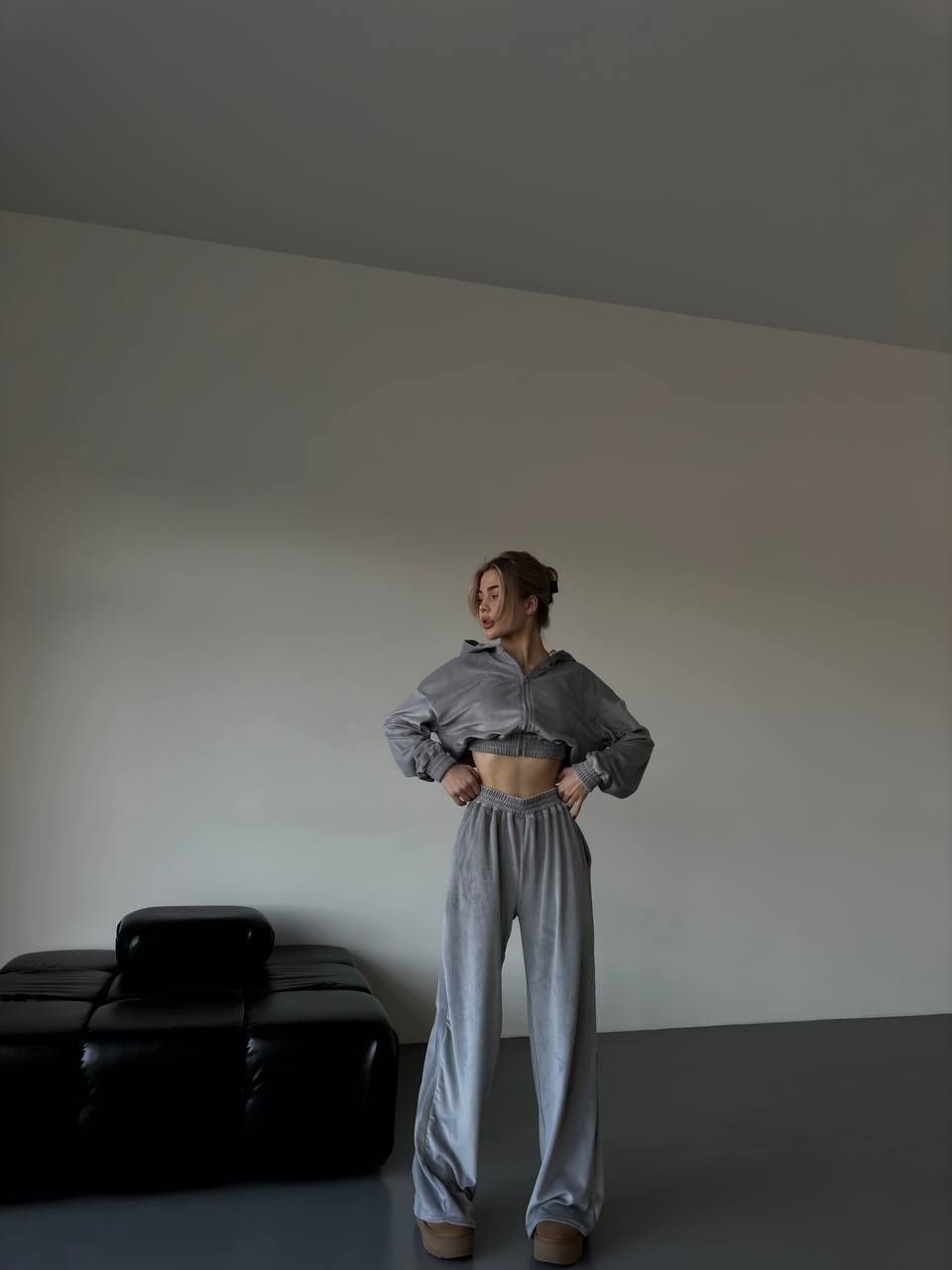Костюм жіночий велюровий кофта на застібці і широкі штани