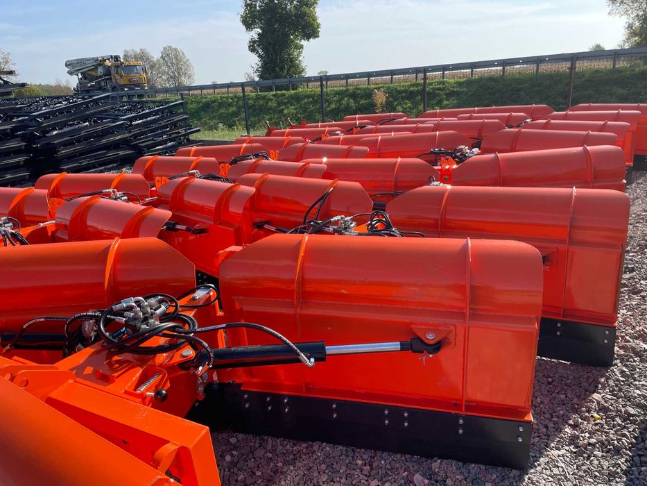 Duży mocny pług do śniegu do tura tuza skladany Metal Technik Dostawa
