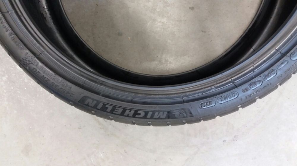 Opona letnia Michelin 245/35 R20