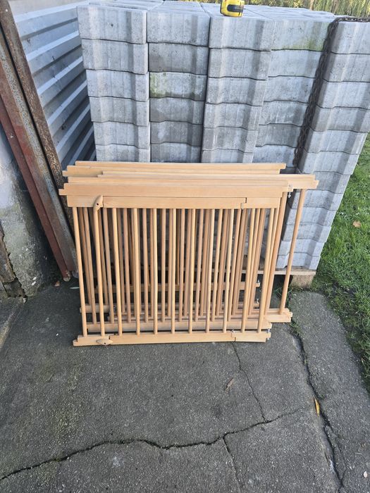 Kojec  drewniany składany dla dzieci , szczeniaków