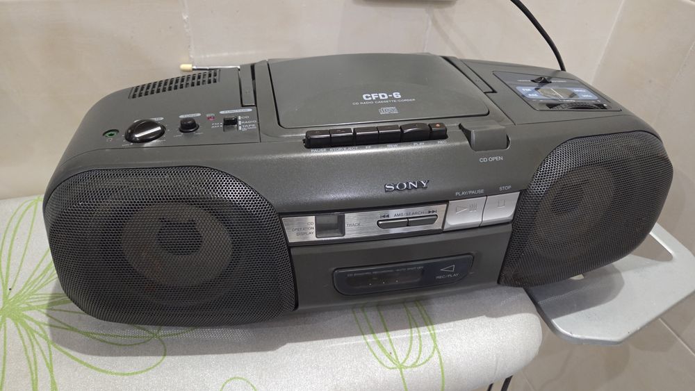 Магнітофон Sony CFD-06
