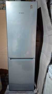 Холодильник з морозильною камерою Bosch KGN36NL306