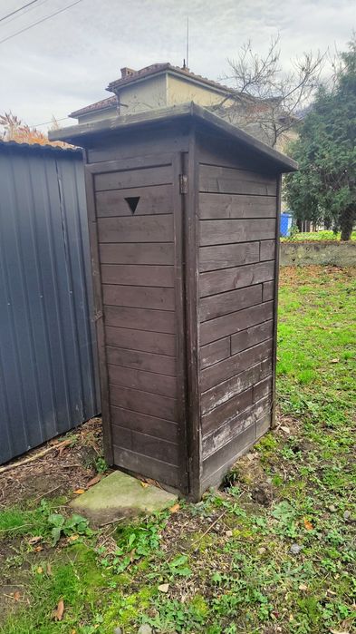 Toaleta WC budowlany wychodek
