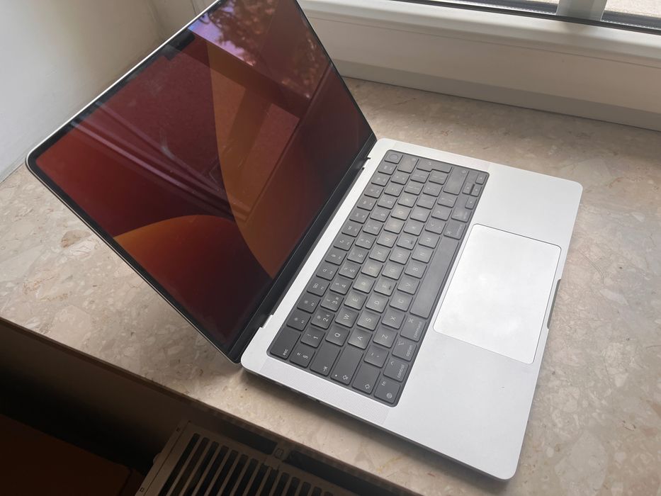 Sprzedam MacBook Pro 14" M1 Pro 512SSD/16GB