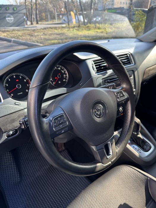 Volkswagen Jetta SE 1.8 2014