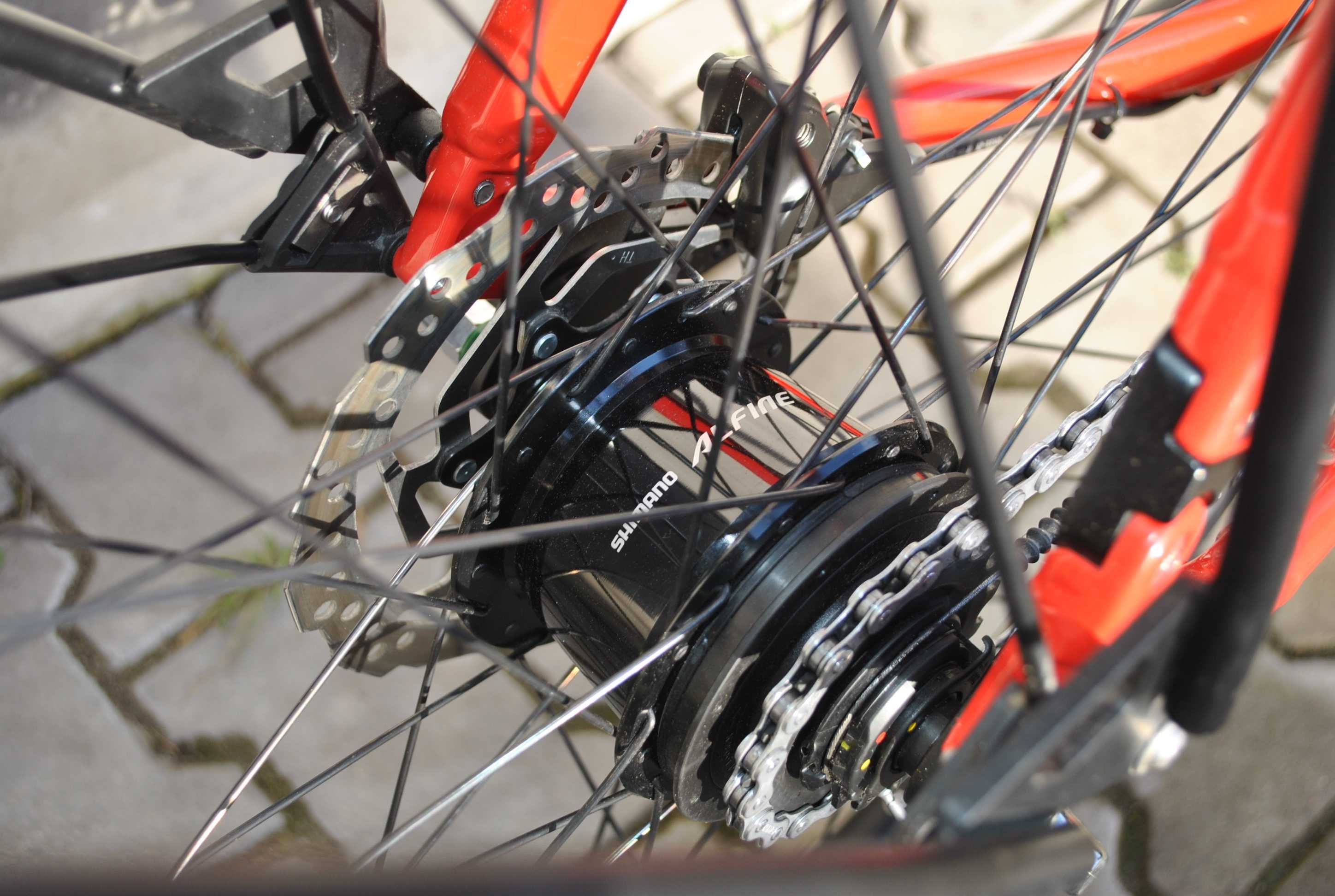 Idealny rower trekkingowy Velo De Ville A400 28" Shimano CZERWONY