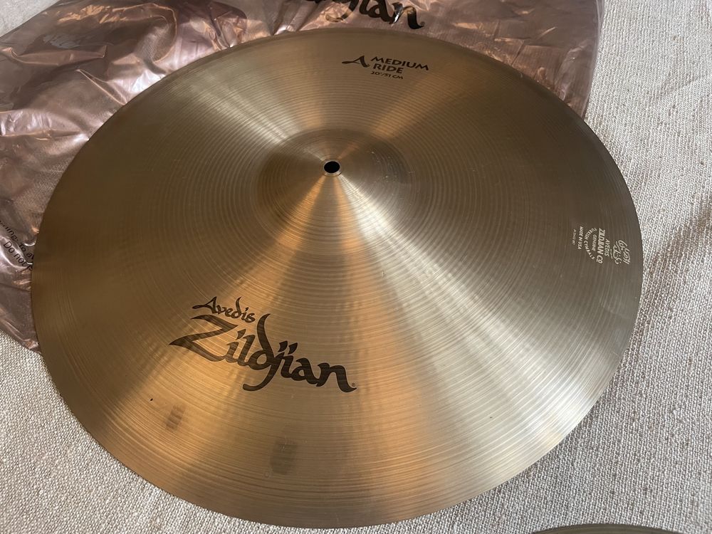 Zildjian A Avedis Medium Ride 20” talerz perkusja