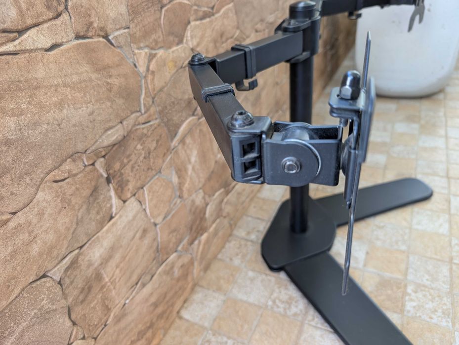 Vendo suporte duplo de ecrã usado em bom estado