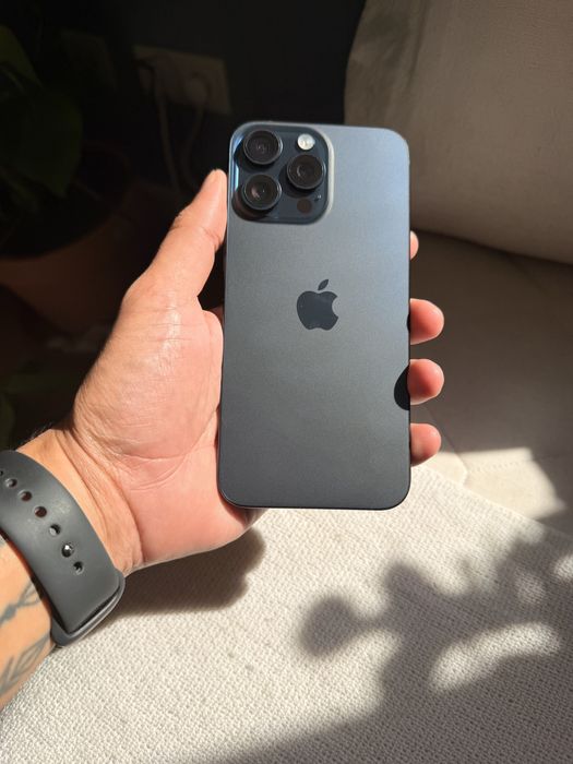 Iphone 15 pro max azul