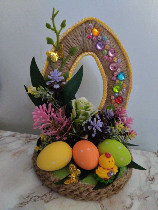 Пасхальные подарочные композиции из лент , фоамирана.
