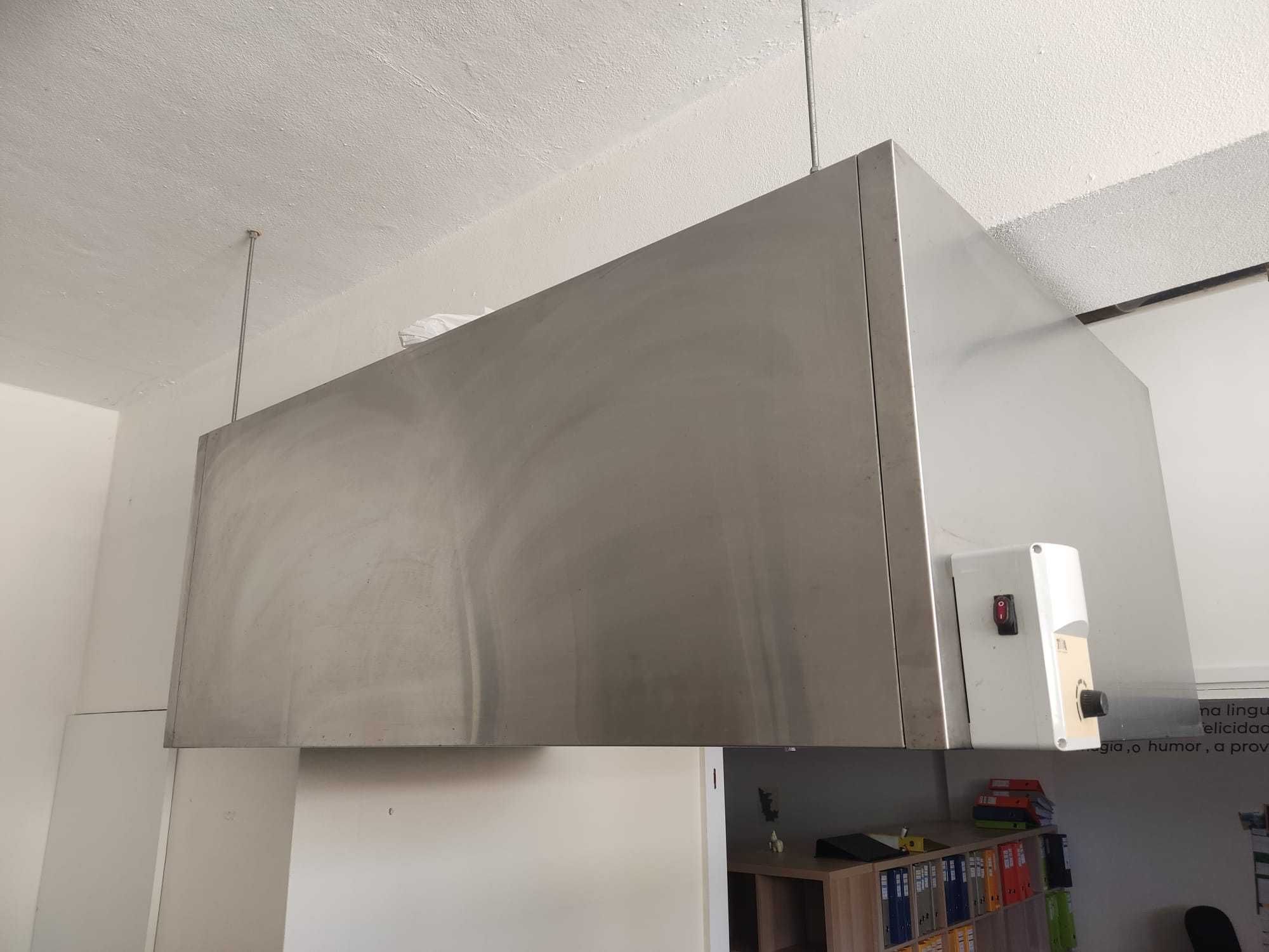 Exaustor Industrial em Inox com Motor e Tubulação