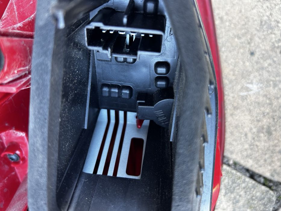 Wkład lampy tylnej prawej  peugeot 207 cc