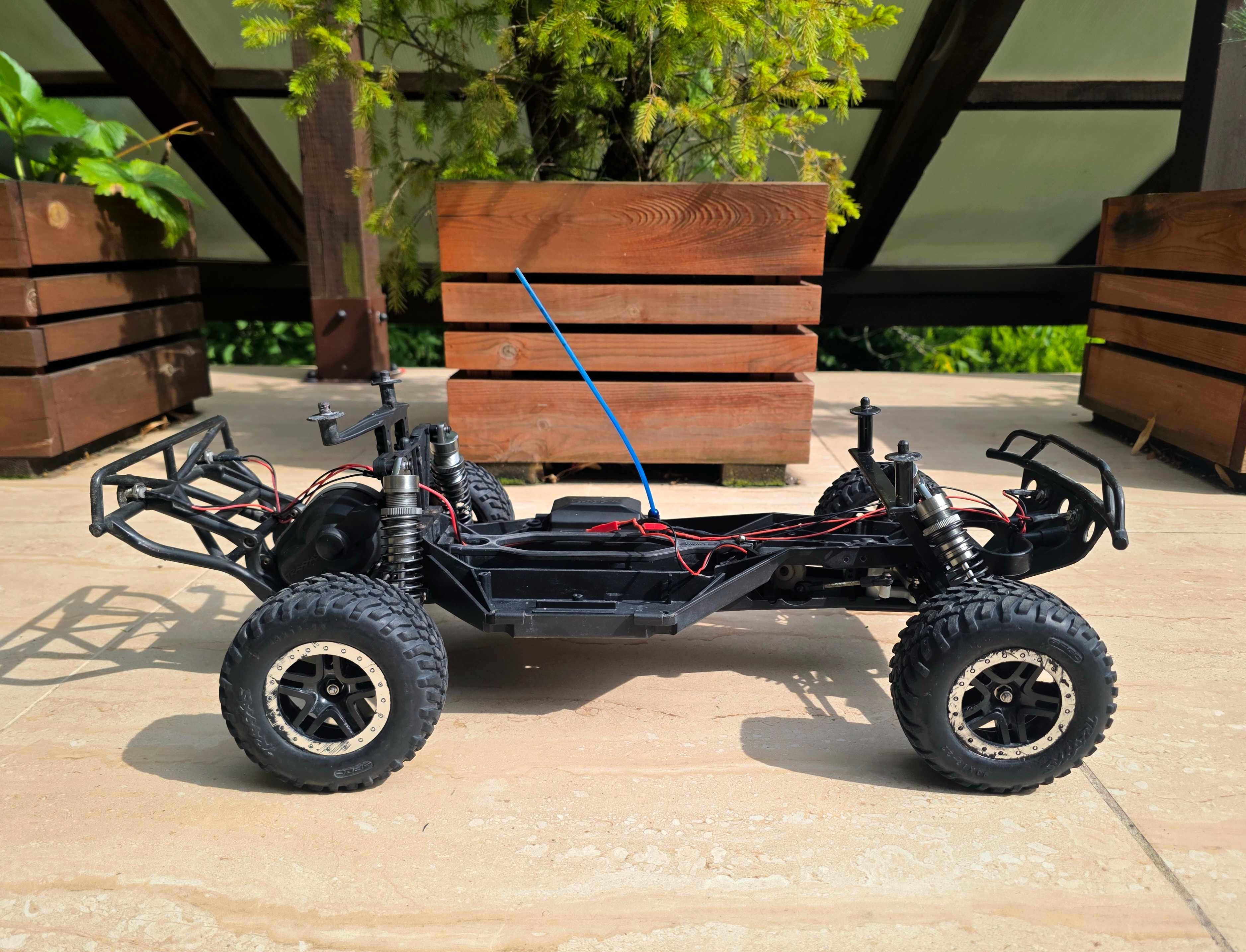 Traxxas Slash 2WD LCG podwozie modelu RC + oświetlenie