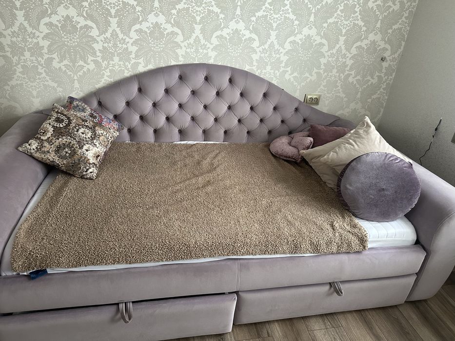 Ліжко диван продам у гарному стані