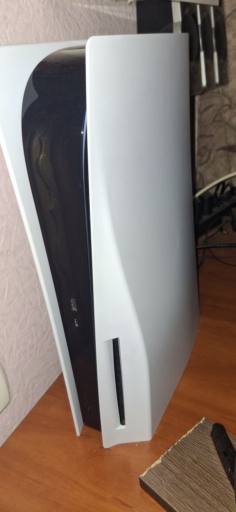 Реальному покупателю отдам за 17 500.Ps 5 в отличном состоянии 10/10