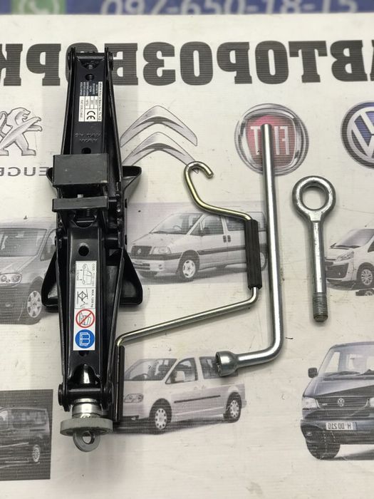 Домкрат, ключ, крючок Fiat Doblo (Фіат Добло)