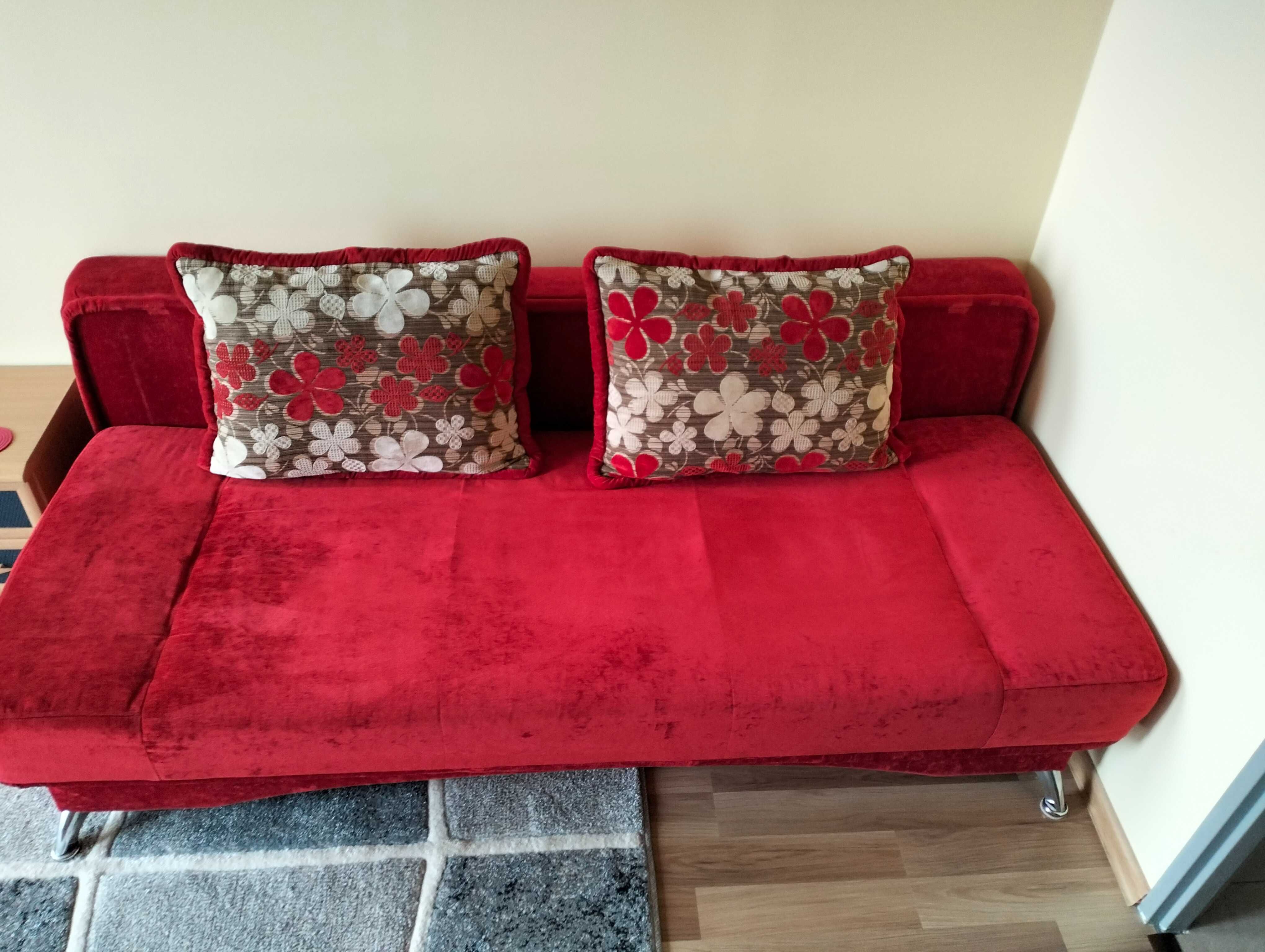 sofa czerwona welur