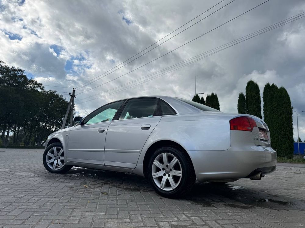 Audi A4 B7 седан