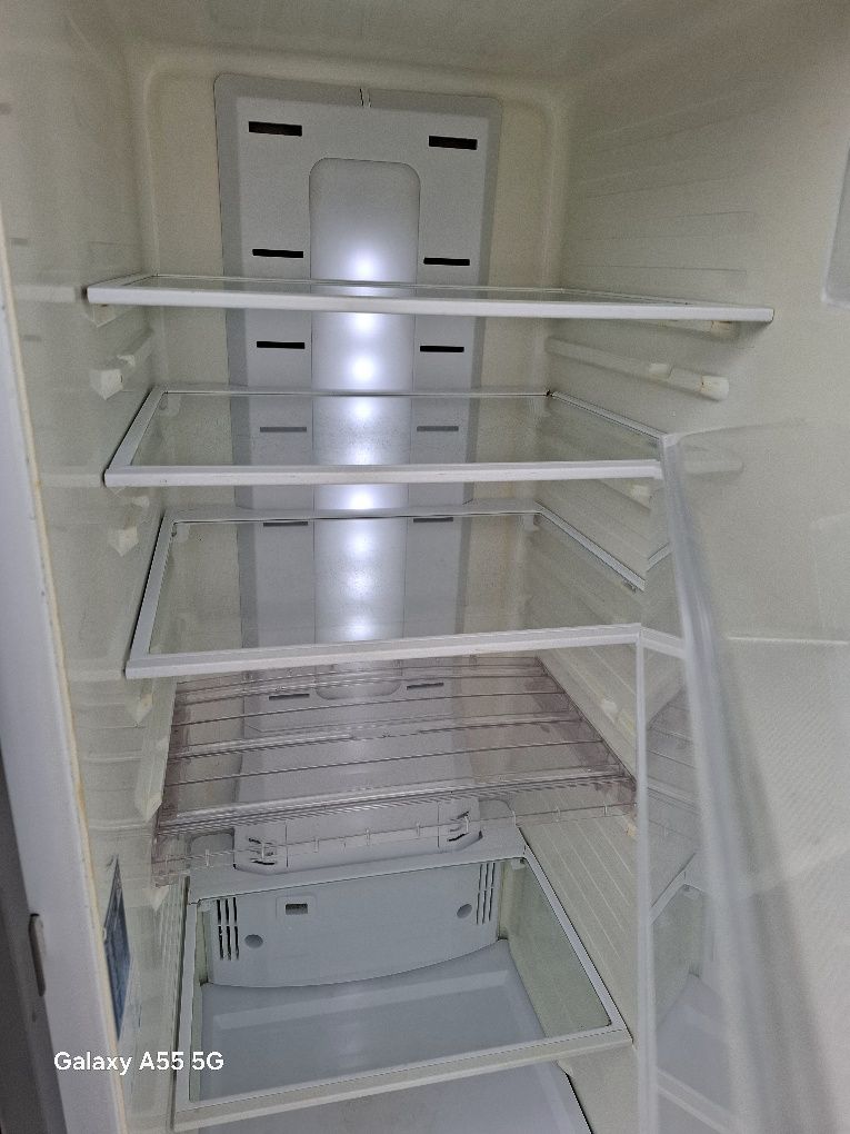 Lodówka z zamrażarką samsung side z kostkarką oraz zimna wodą
