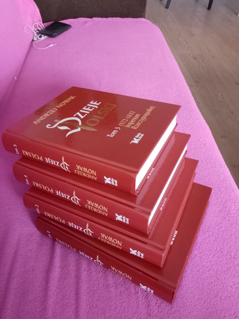 Andrzej Nowak ,,Dzieje Polski'' tom 1,2,3,5 razem 4 tomy