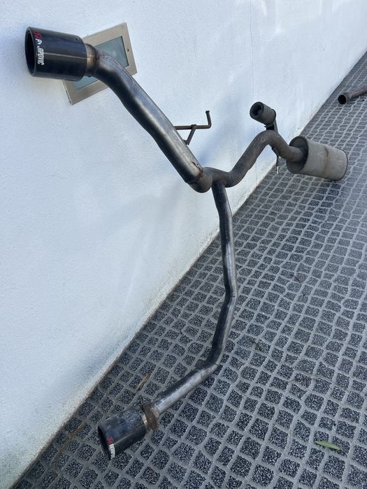 Linha de escape akrapovic bmw