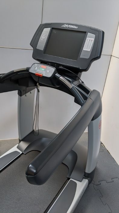 Bieżnia Life Fitness 95T Engage ODNOWIONA GW 24msc