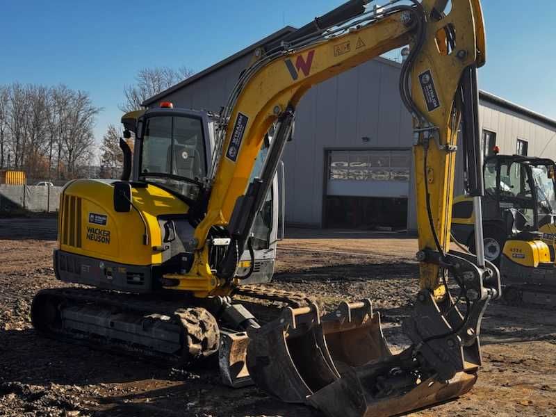 Wynajem koparki 7 t. z młotem Wacker Neuson