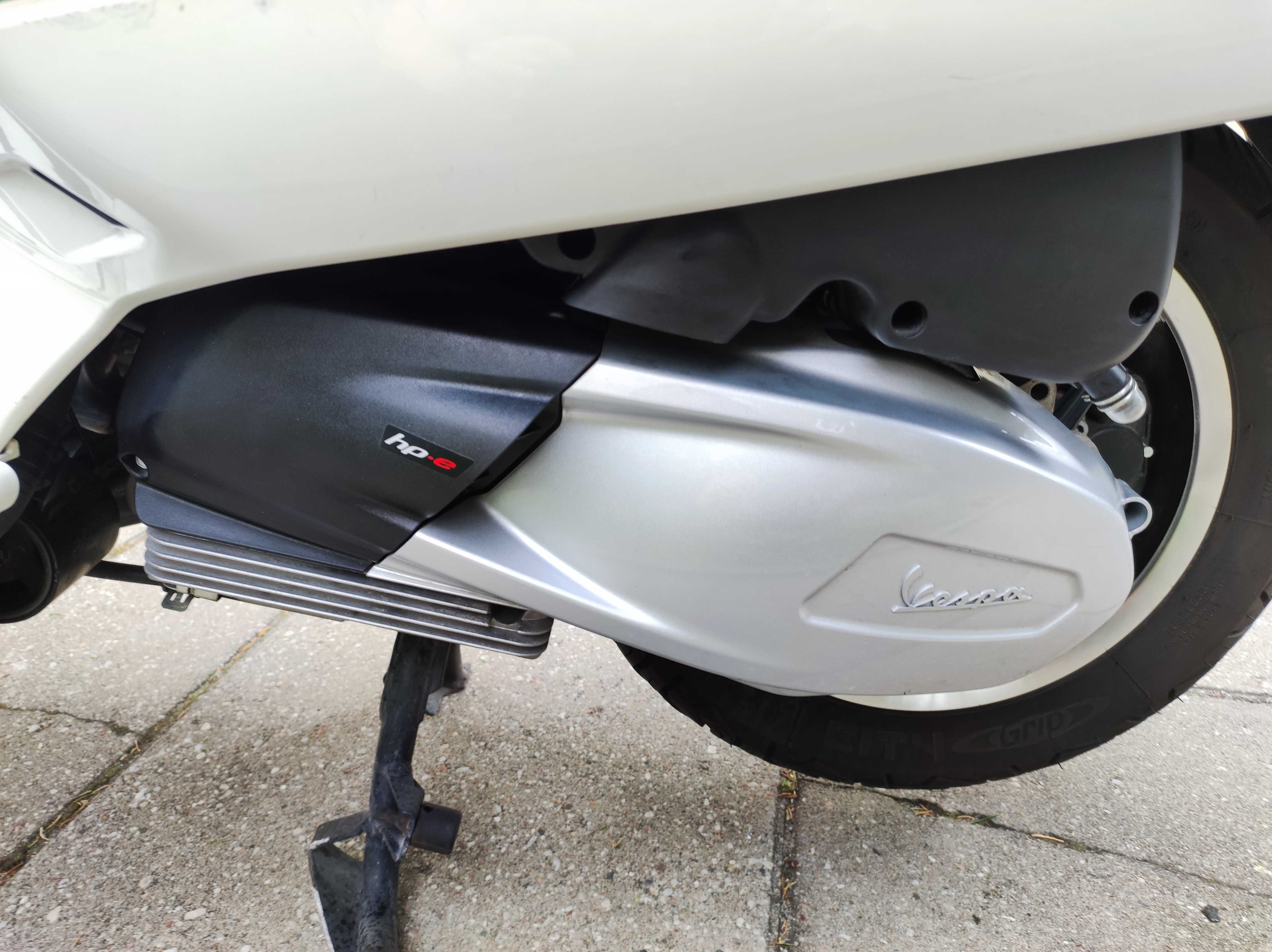 Piaggio Vespa GTS 300 HPE ABS