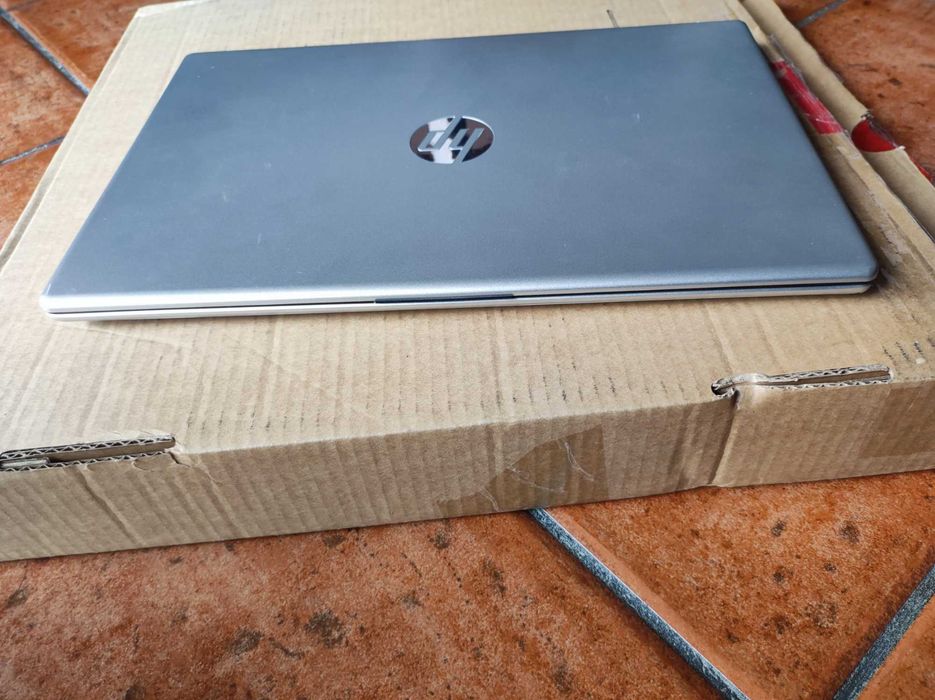 Portátil HP 15.6" FHD i5-1335U 16GB RAM 512Gb Nvme Windows 11