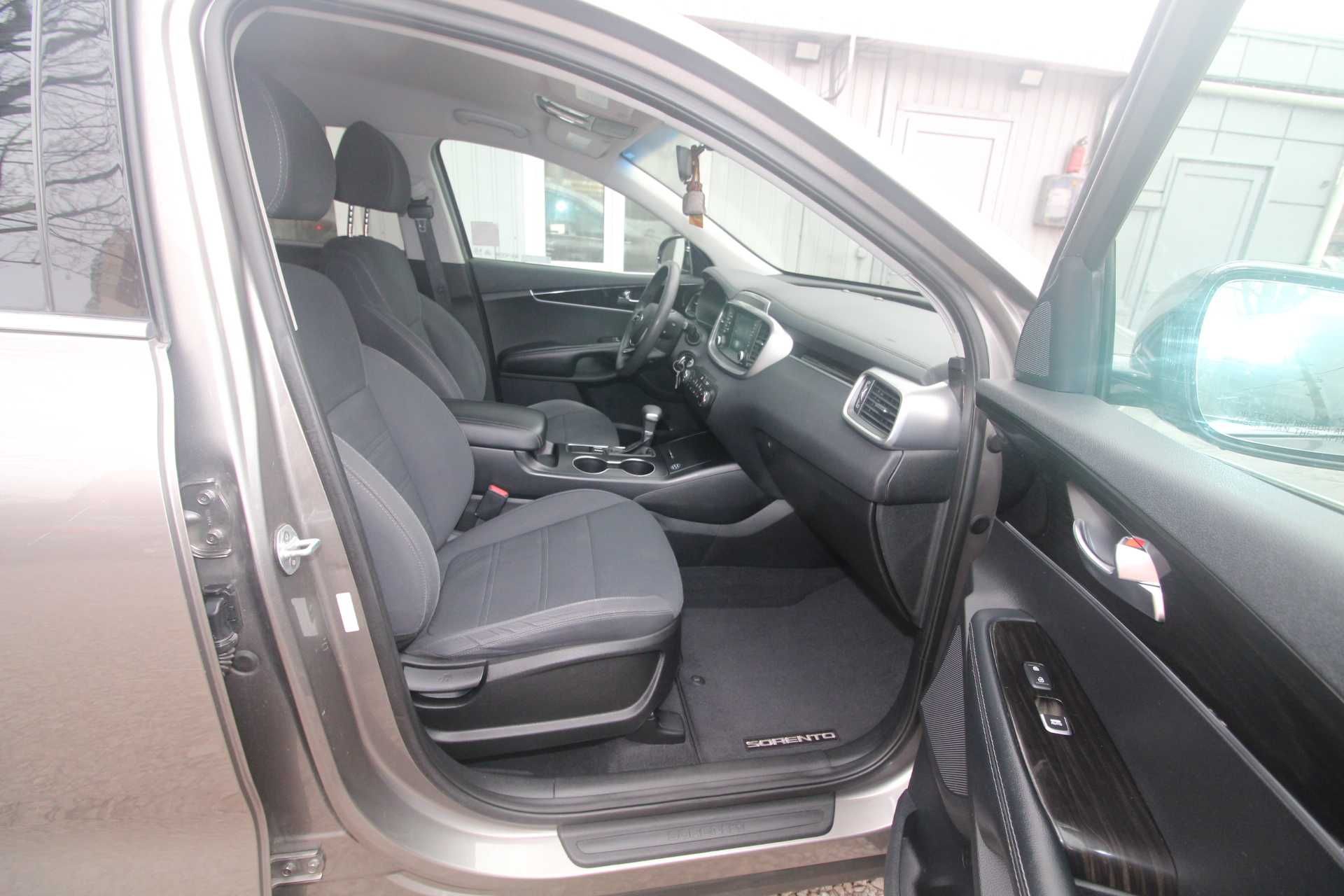 Продам авто Kia Sorento 2018 бенз. 2.4 автомат