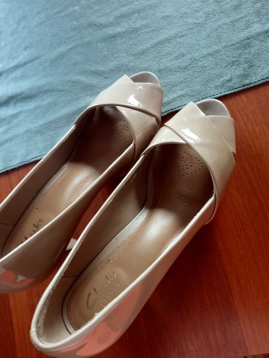 Buty bez lakier obcas 39 uk 6 Clarks wsuwane