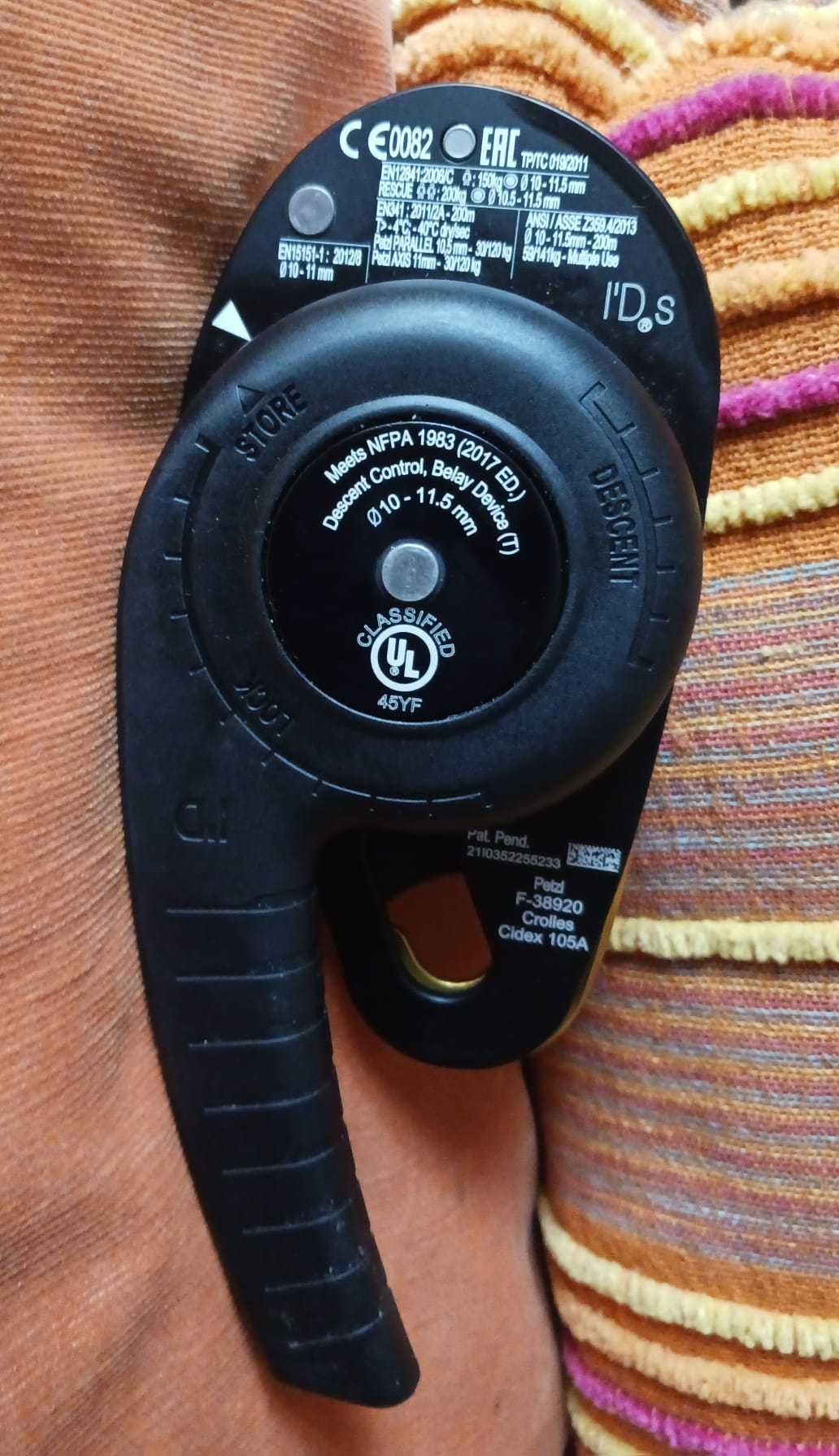 Descensor Petzl com sistema de bloqueio automático ID’ S