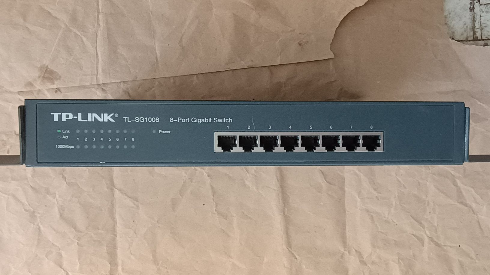 Продам комутатор TP LINK TL-SG1008