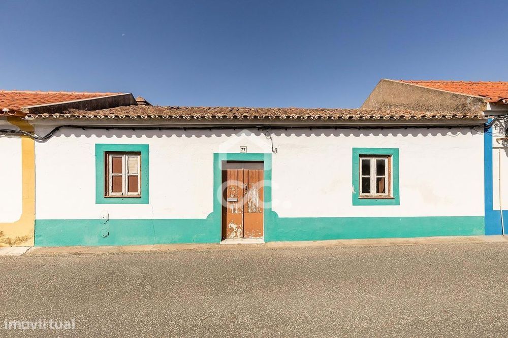 Moradia Térrea por Recuperar c/ Amplo Quintal | Alcáçovas, Évora