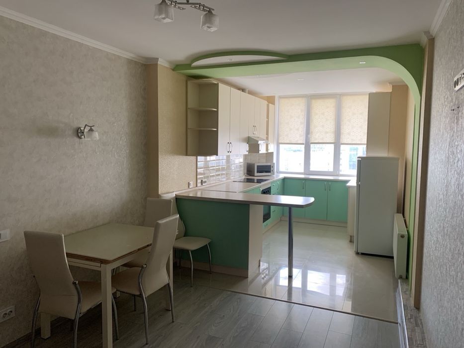 Оренда 1 кім. кв. 50 кв.м. з кухнею студією. Осокорки, ЖК Статус Град