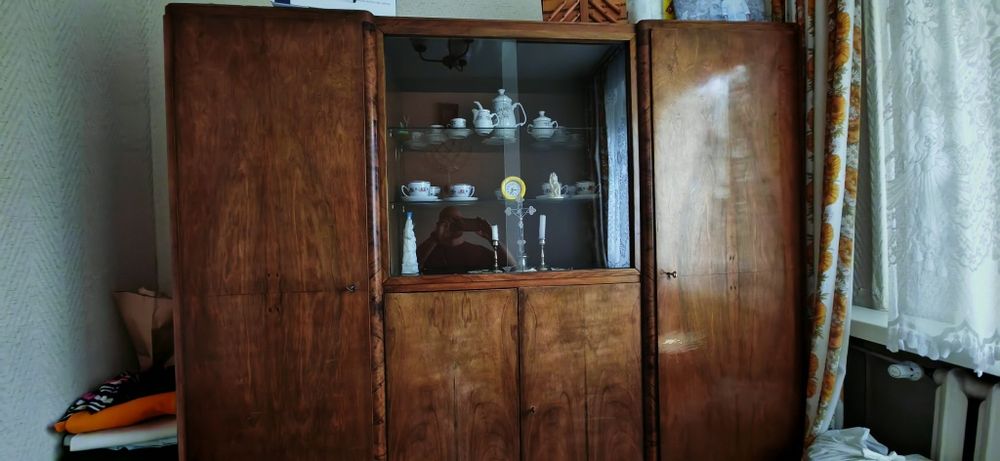 Piękna solidna stara szafa