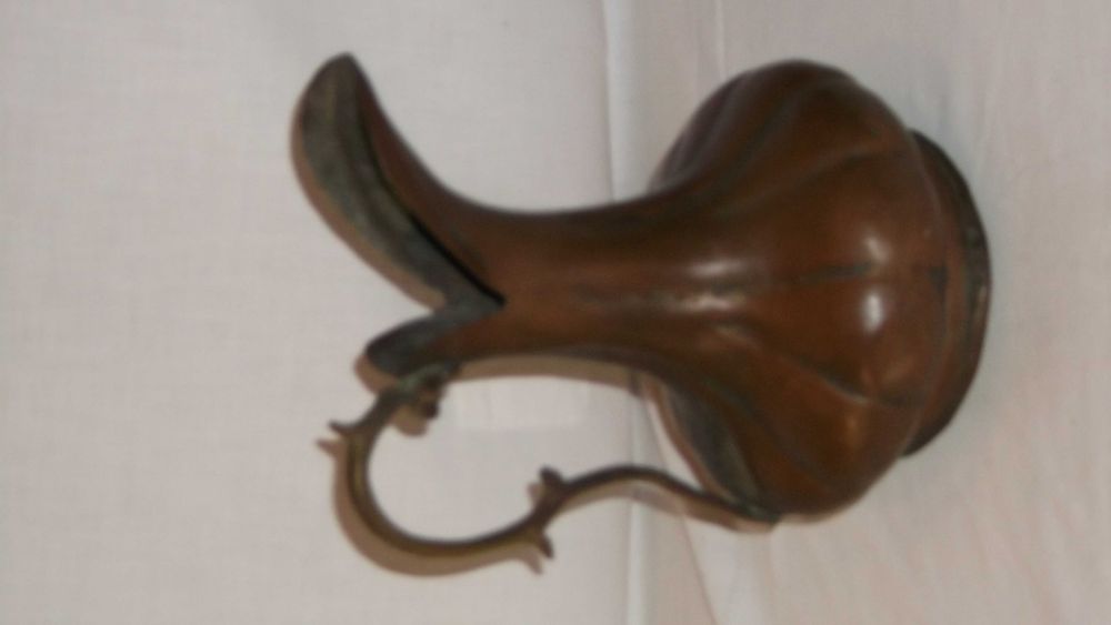 Antigo Jarro Oriental em Cobre