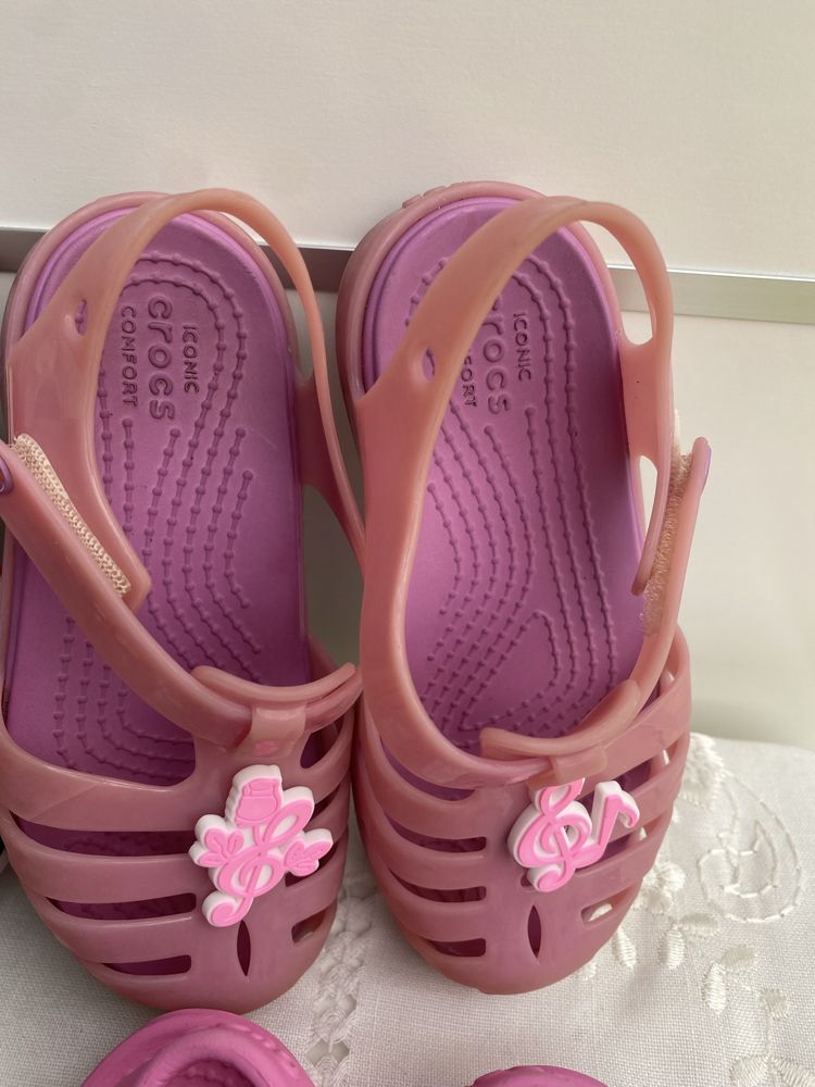 Crocs Menina classicos e sandalias