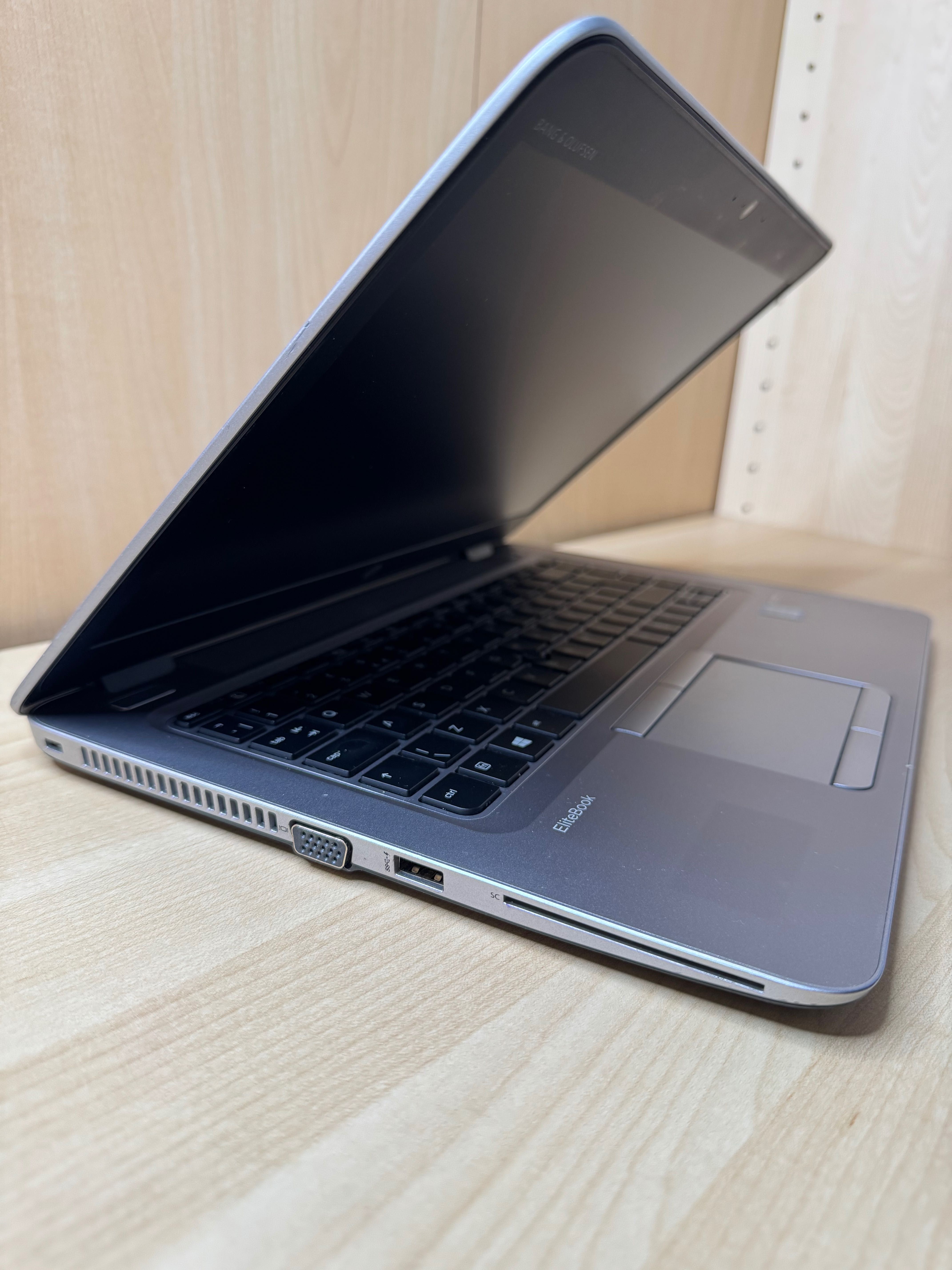Ultrabook HP Elitebook 840 G3 14” i5 8GB DDR4 256 SSD WIN11