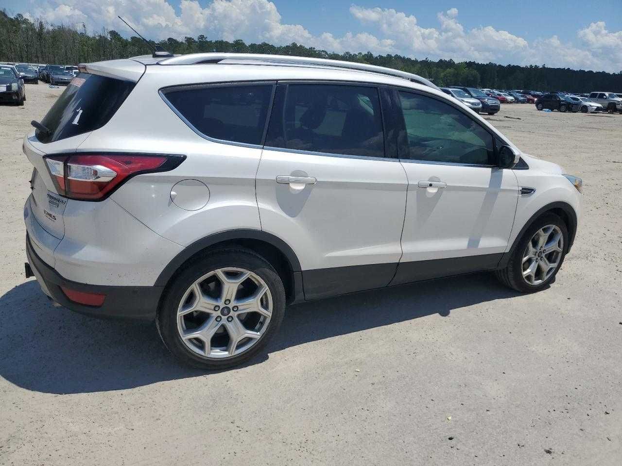 2018 FORD Escape Titanium