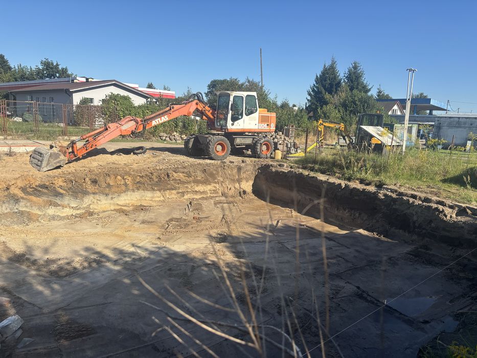 Koparka wywrotka wykopy brukarstwo  przyłącza roboty ziemne wyburzenia