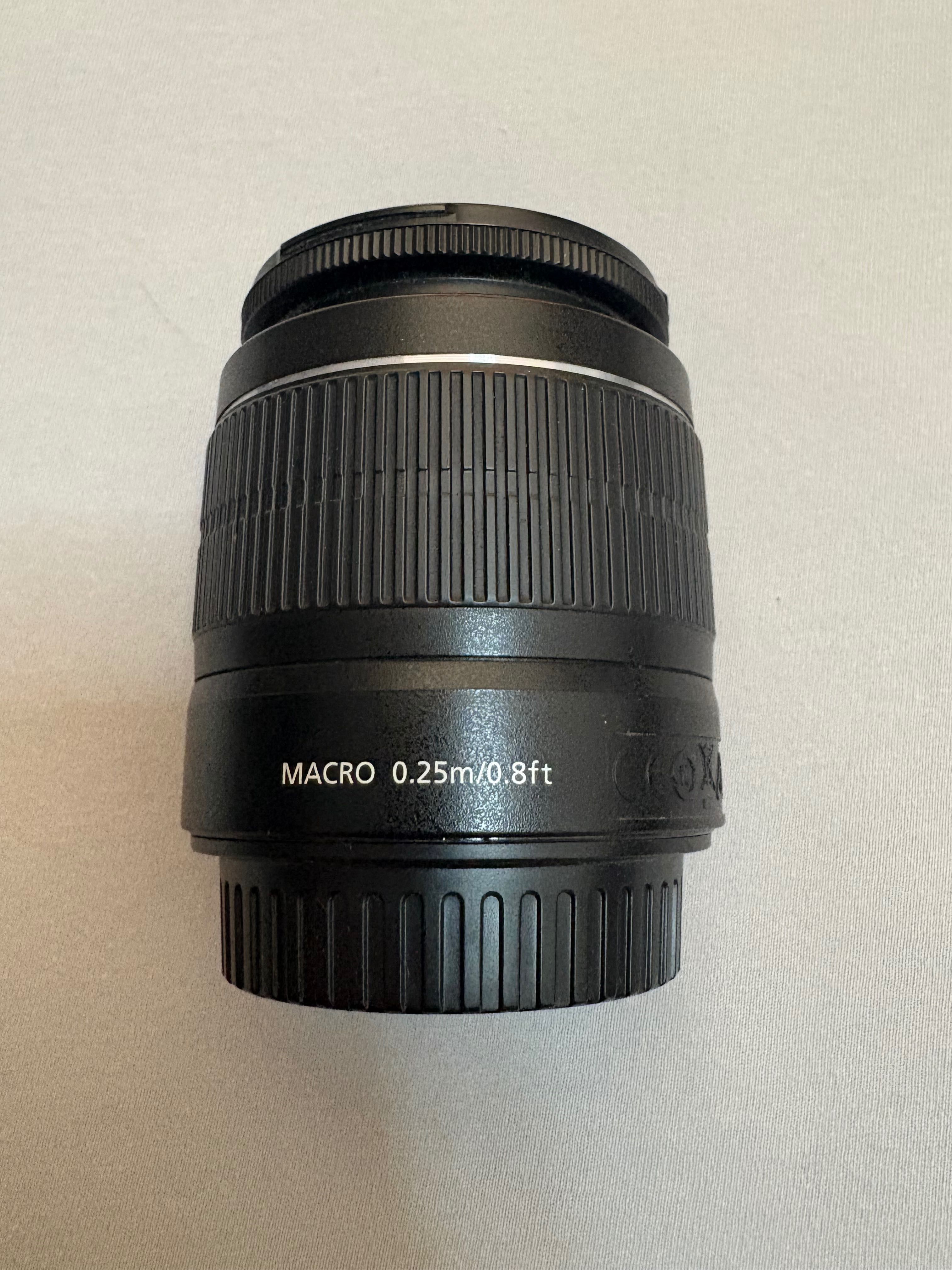 Canon EOS 1300D + obiektyw EFS 18-55 mm (torba)