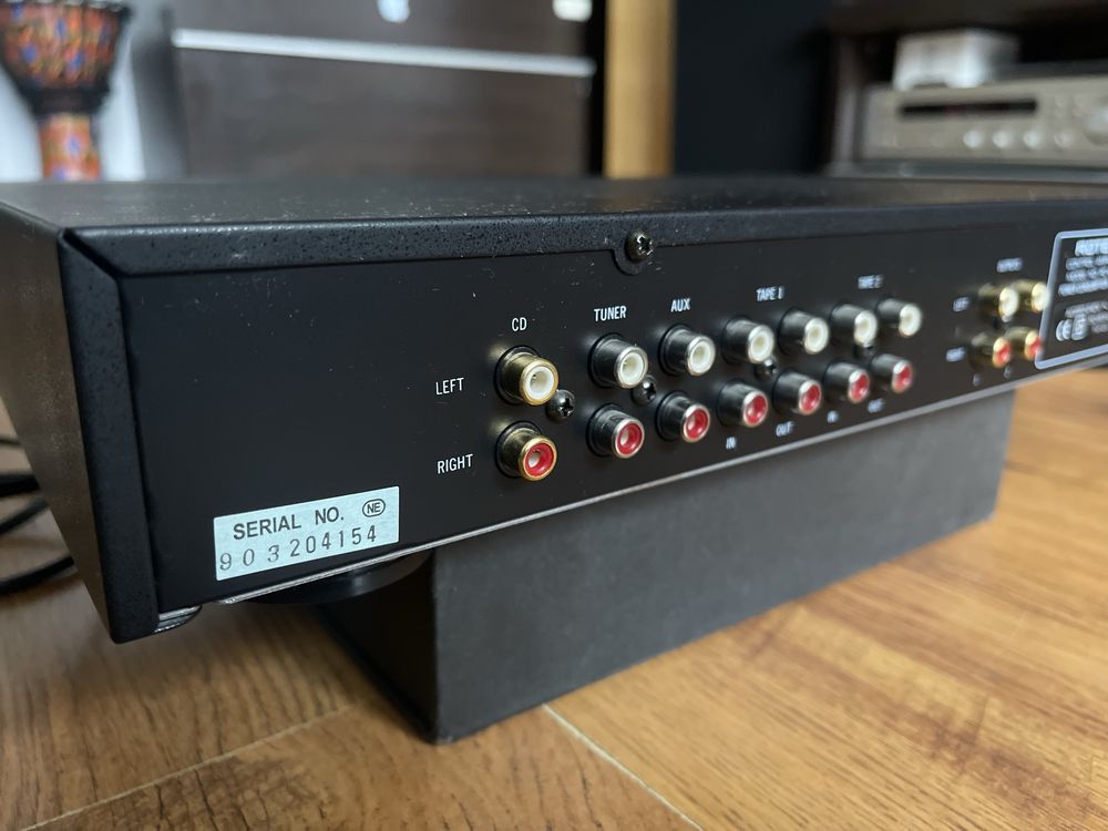 Audiofilski przedwzmacniacz Rotel rc 971