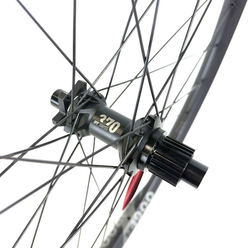 Kola DT Swiss M1900 BOOST 29 370 IS SP Ratchet LN 36 SL