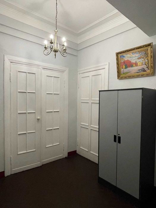 100 метров от метро Площадь Украинских Героев  Хостел Киев