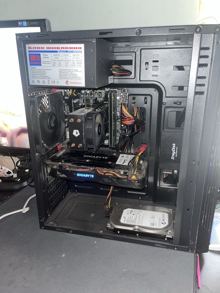Игровой пк RX580 4gb Intel Zeon E3-1240v5