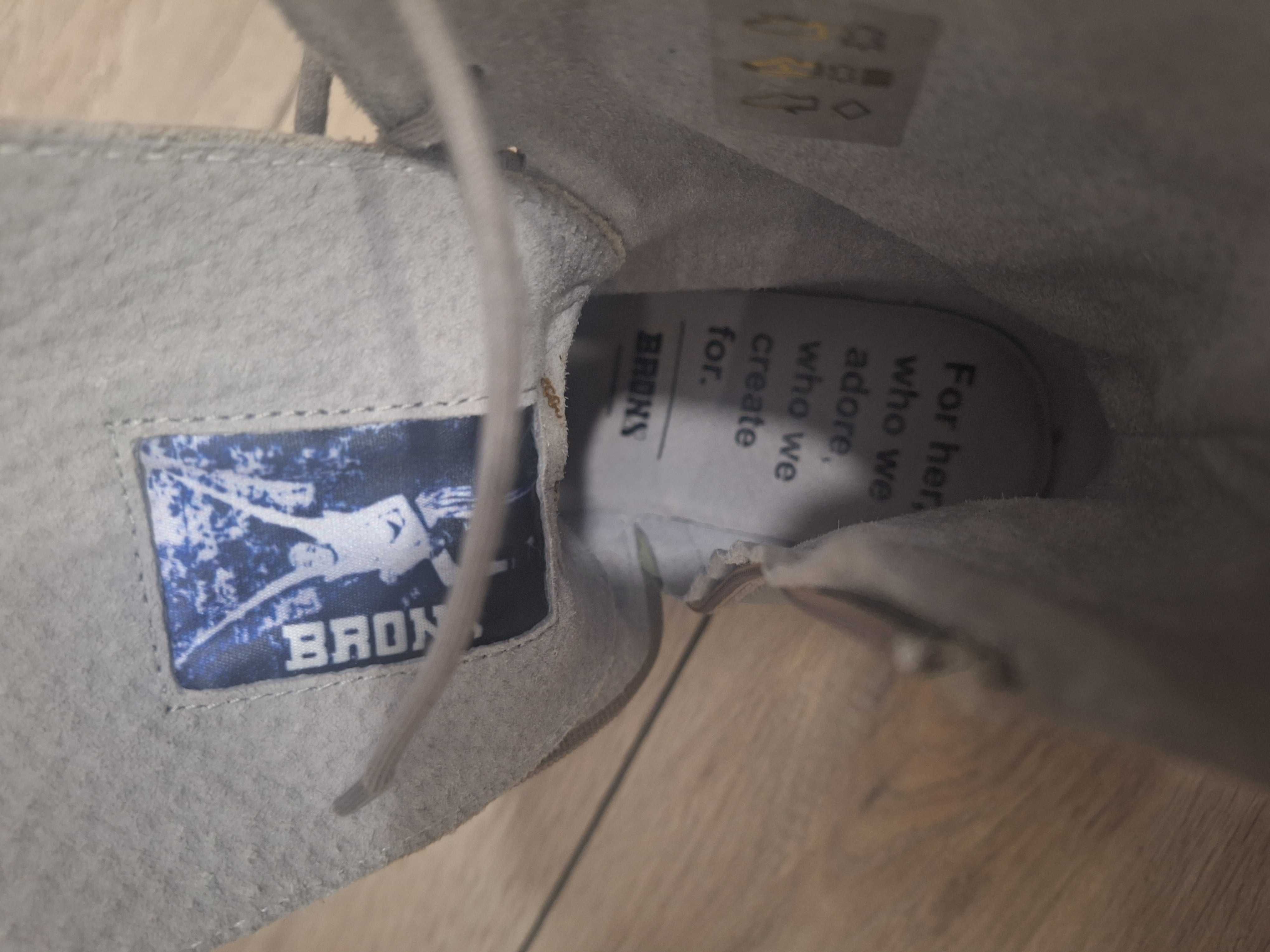 Botki sznurowane Groovy BRONX TRAPERY 36