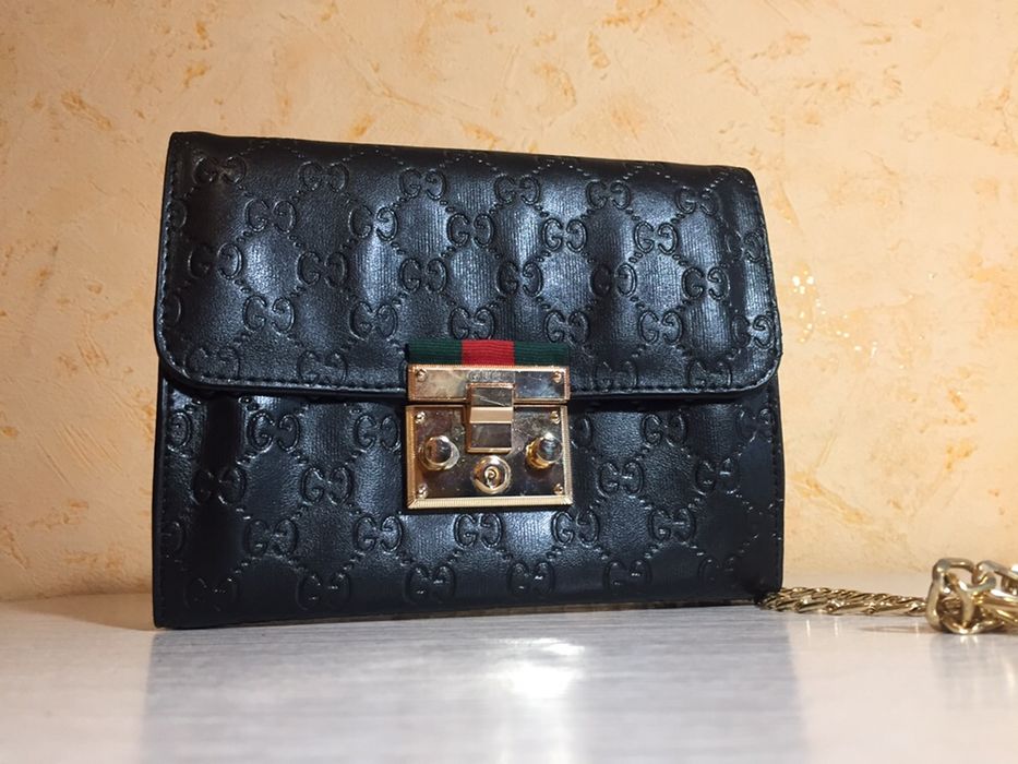 Сумка черная с цепочкой